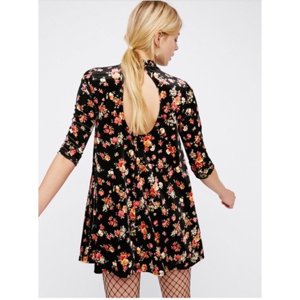 Free people Floral Black Bouquet Babe Velvet Mini dress Size large - Picture 2 of 15